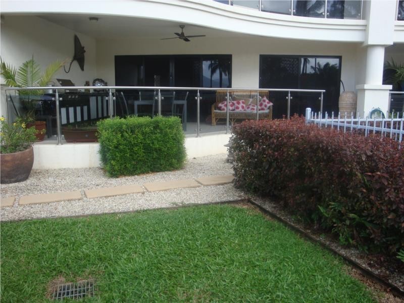 2/289 Esplanade, Cairns North QLD 4870