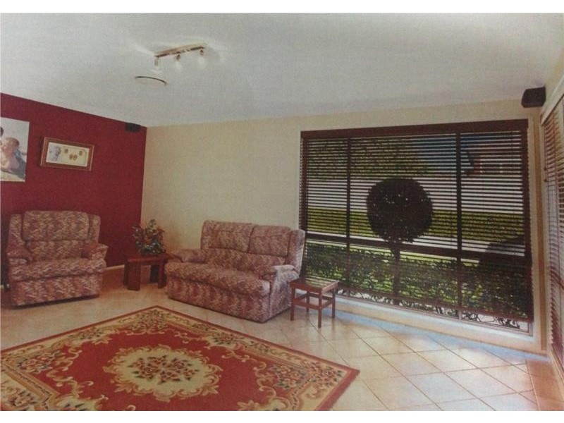 1 Walnut Close, Hamlyn Terrace NSW 2259