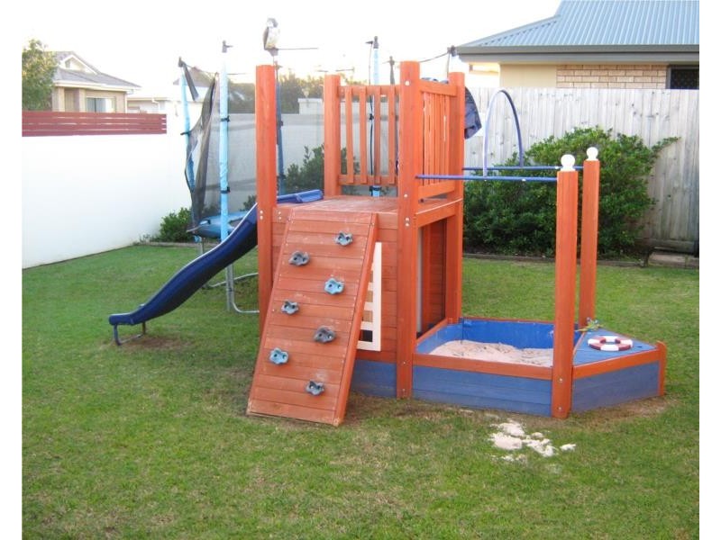 11 Donnelly Place, Caloundra West QLD 4551