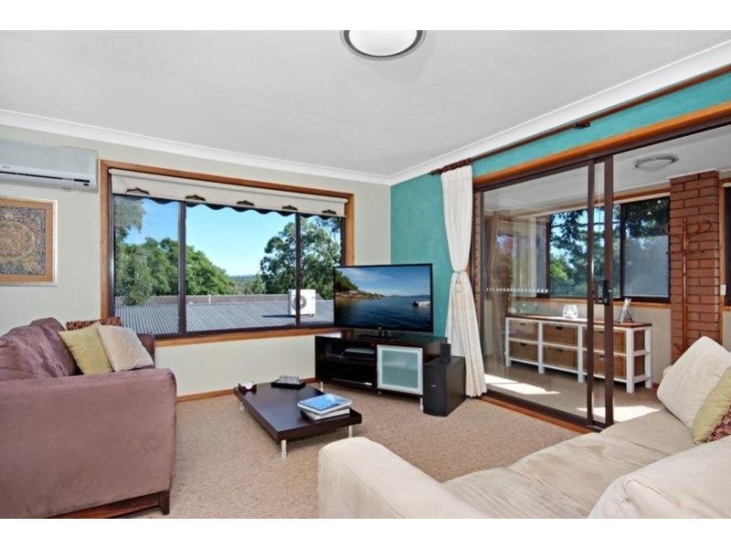 12 Rofe Street, Coal Point NSW 2283