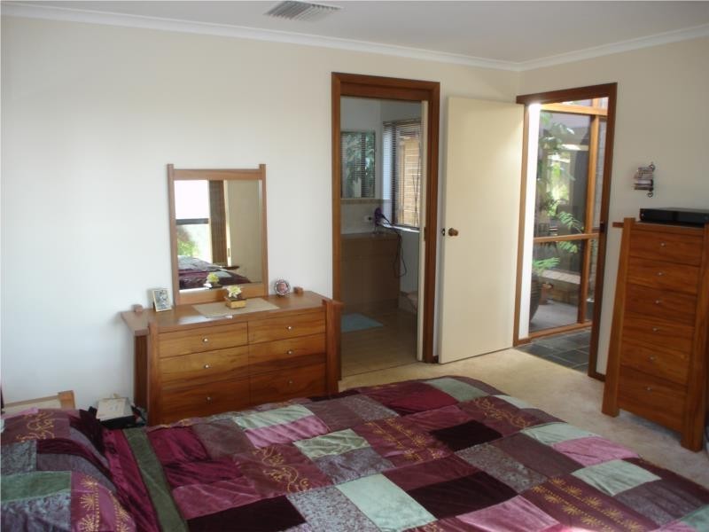 9 Jaimey Grove, Aberfoyle Park SA 5159