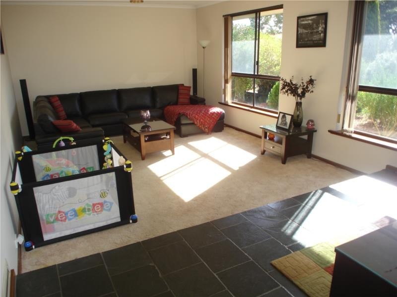 9 Jaimey Grove, Aberfoyle Park SA 5159