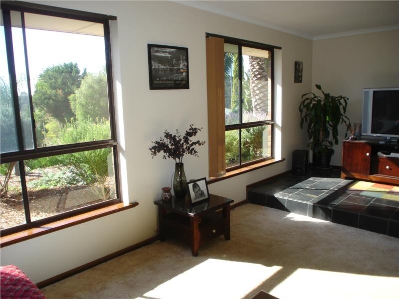 9 Jaimey Grove, Aberfoyle Park SA 5159