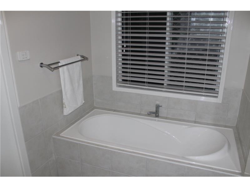 6 Carlie Court, Redbank Plains QLD 4301