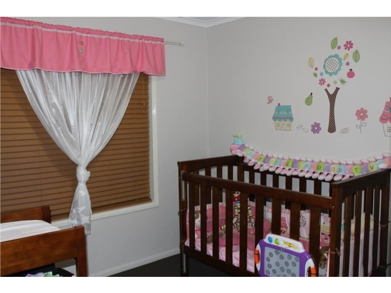 6 Carlie Court, Redbank Plains QLD 4301