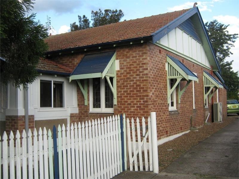 10 Porter Avenue, East Maitland NSW 2323