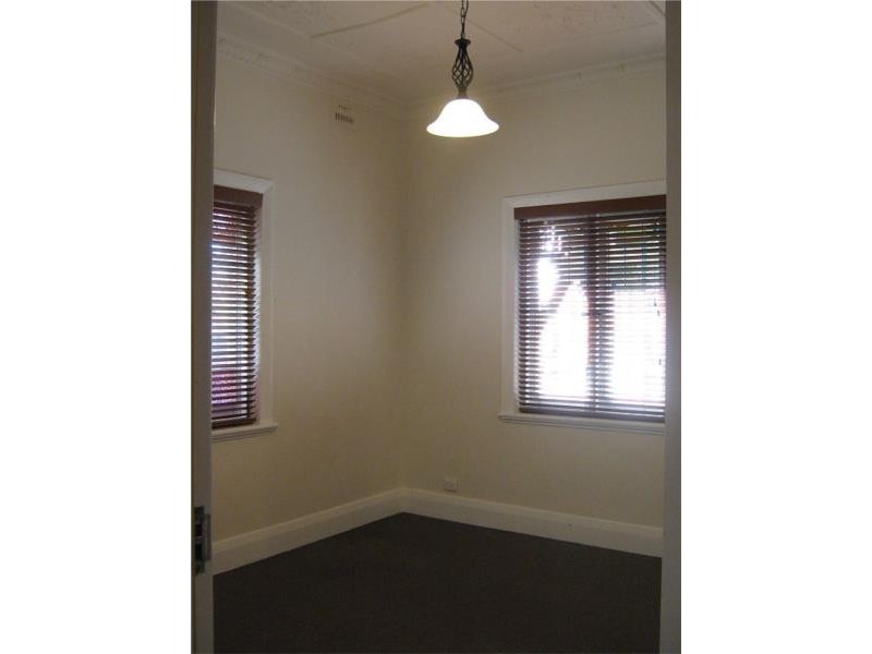10 Porter Avenue, East Maitland NSW 2323