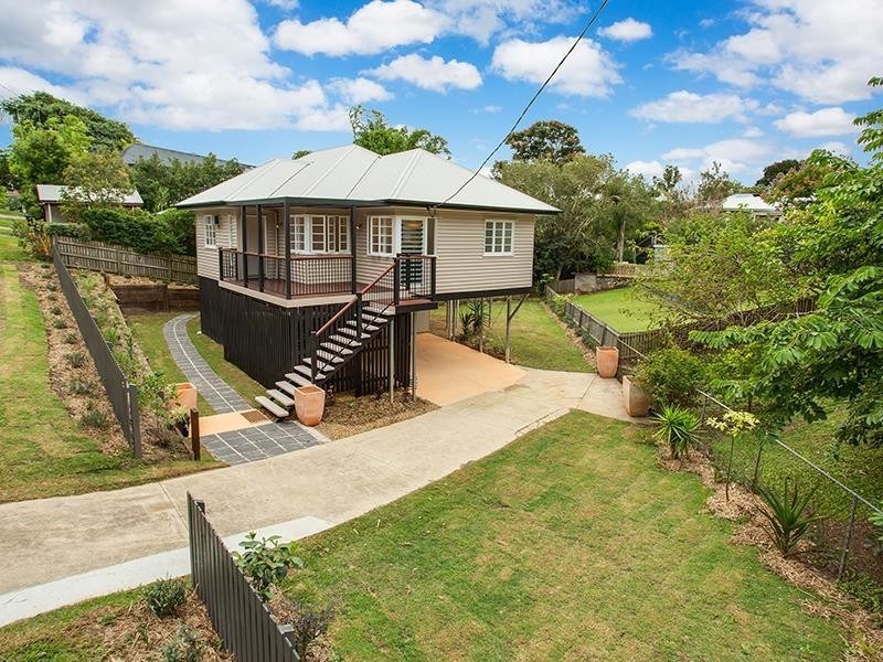 27 Ashbourne Ave, Ashgrove QLD 4060