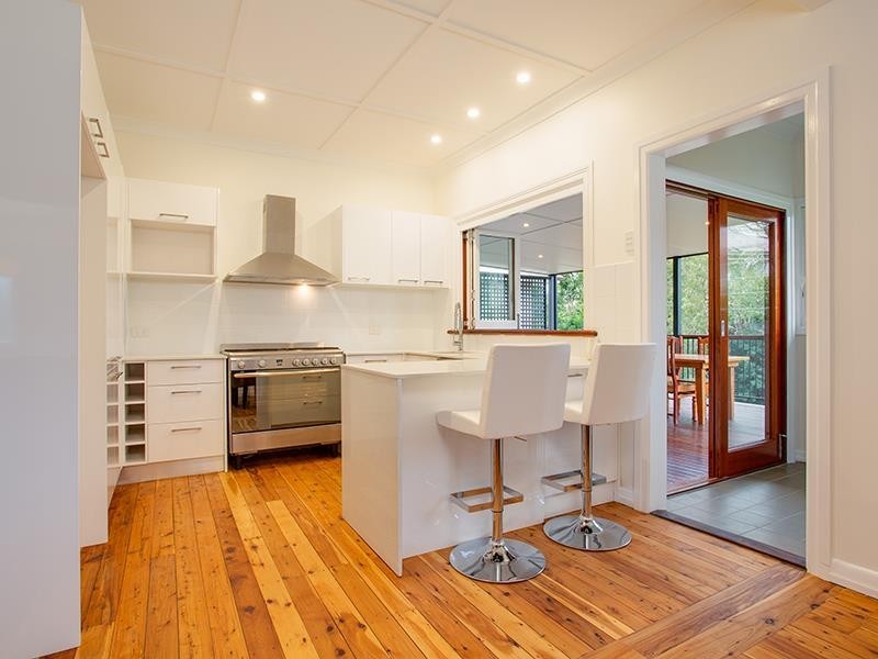 27 Ashbourne Ave, Ashgrove QLD 4060