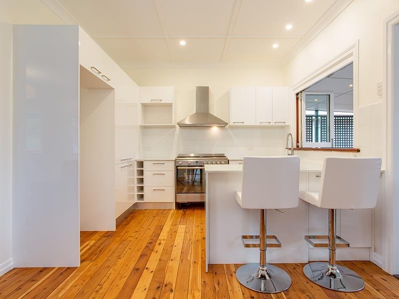 27 Ashbourne Ave, Ashgrove QLD 4060