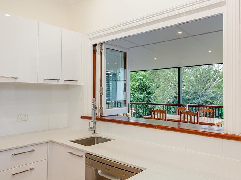 27 Ashbourne Ave, Ashgrove QLD 4060