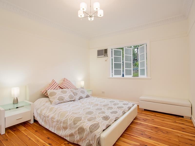 27 Ashbourne Ave, Ashgrove QLD 4060