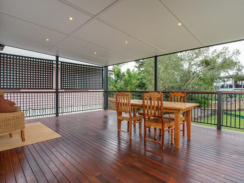 27 Ashbourne Ave, Ashgrove QLD 4060