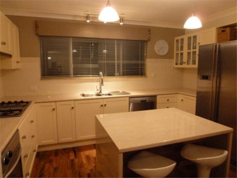 4 Legana ave, Kingsley WA 6026