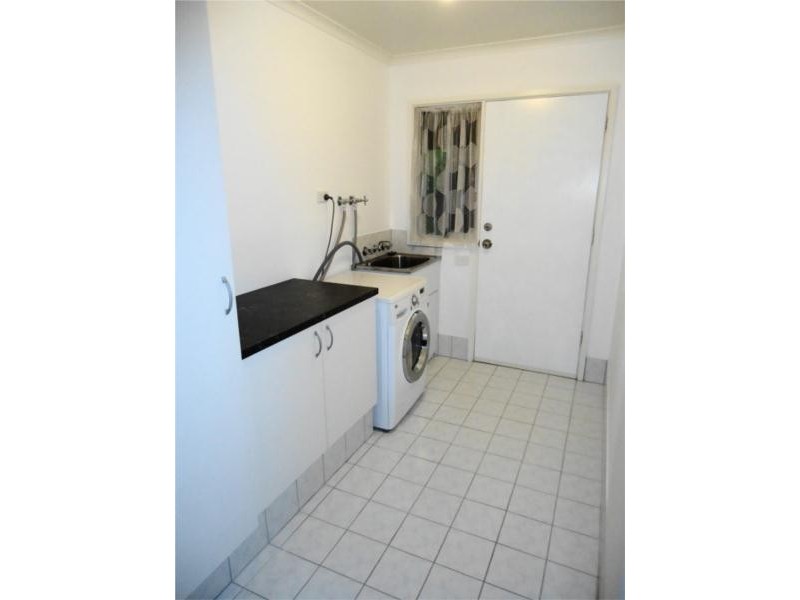 2 Paul Place, Monash ACT 2904