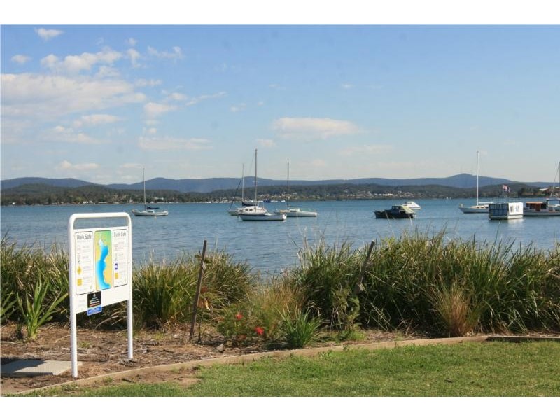6 Linden avenue, Eleebana NSW 2282
