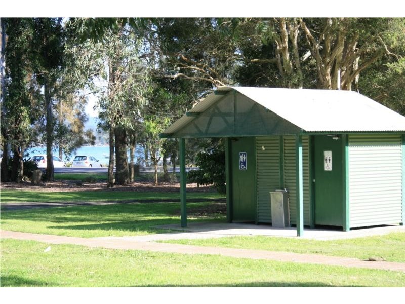 6 Linden avenue, Eleebana NSW 2282