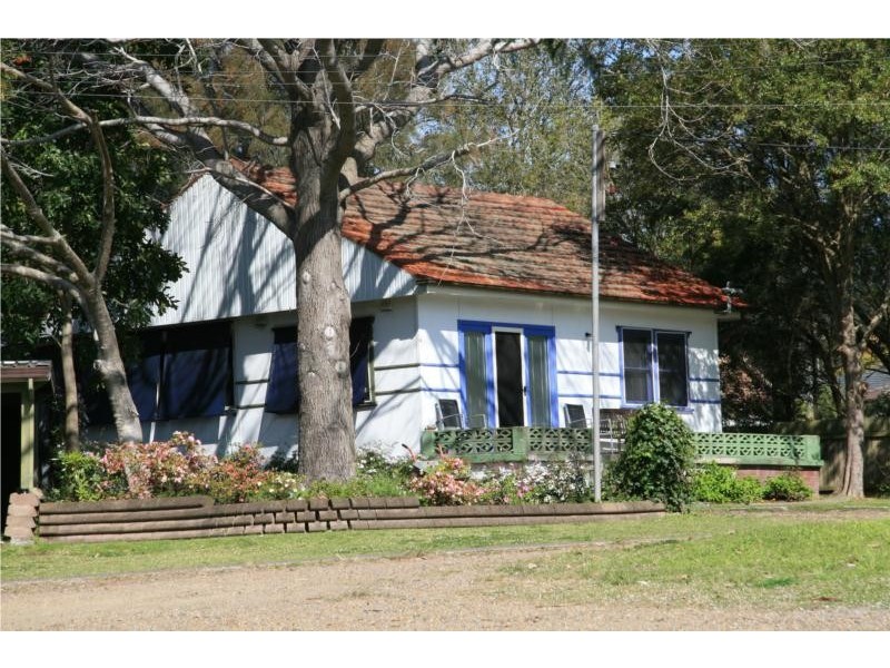 6 Linden avenue, Eleebana NSW 2282