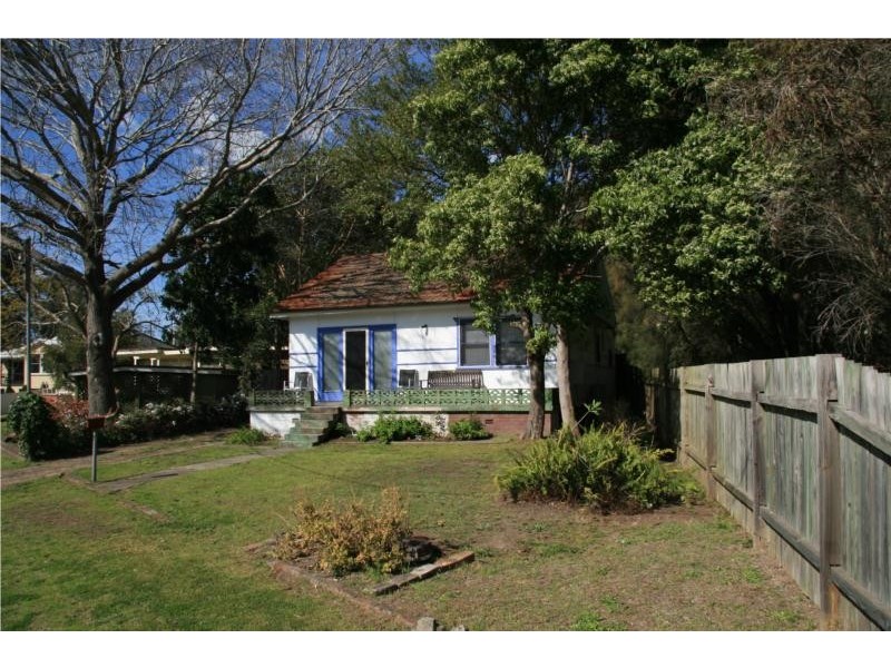 6 Linden avenue, Eleebana NSW 2282