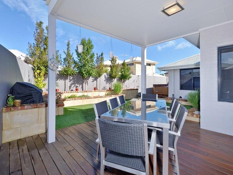4 Concord Terrace, Atwell WA 6164