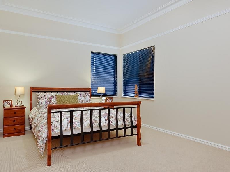 4 Concord Terrace, Atwell WA 6164