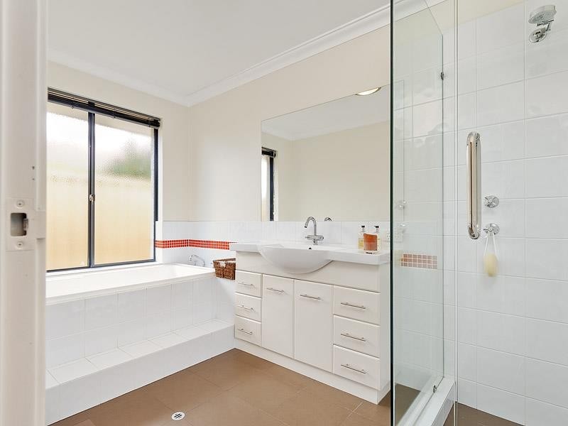 4 Concord Terrace, Atwell WA 6164