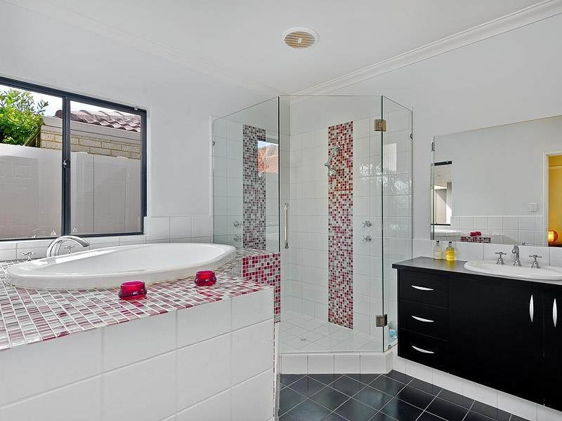 4 Concord Terrace, Atwell WA 6164