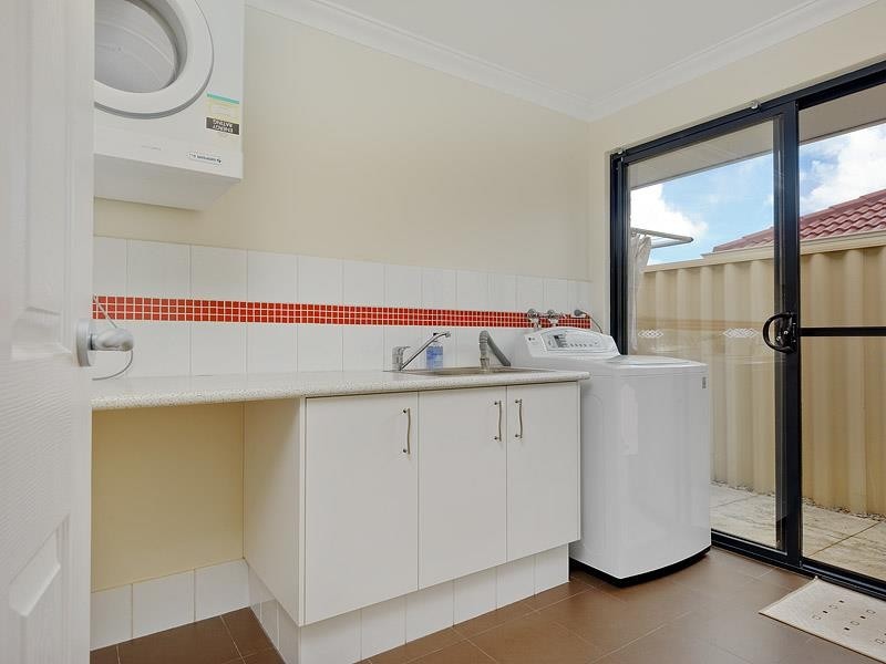 4 Concord Terrace, Atwell WA 6164