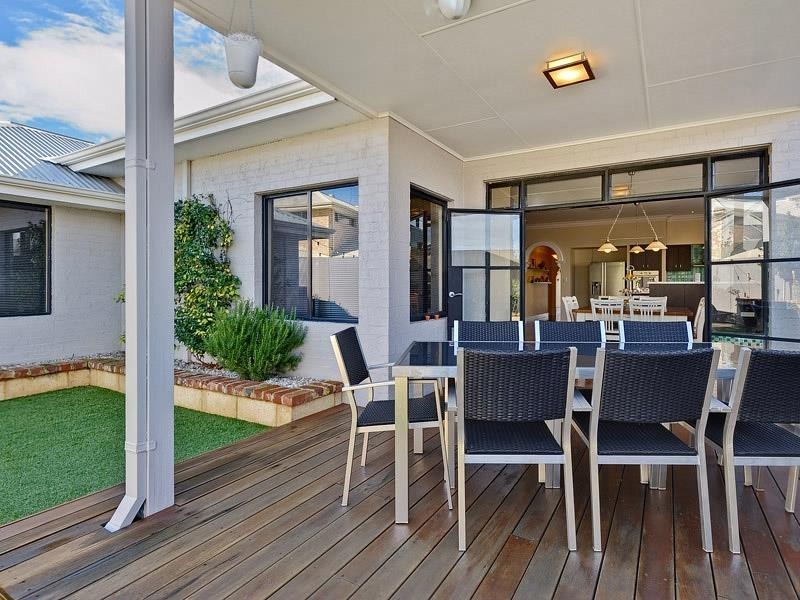 4 Concord Terrace, Atwell WA 6164