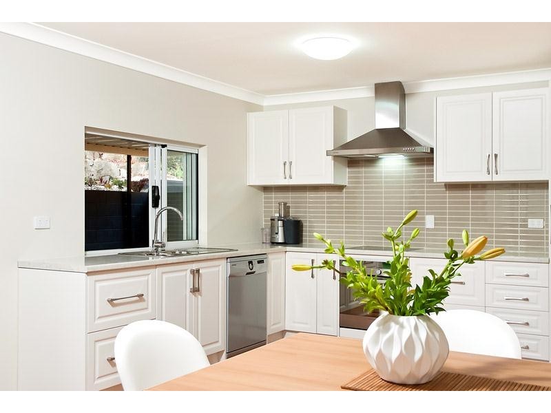 2 Daniel Court, Scarborough QLD 4020