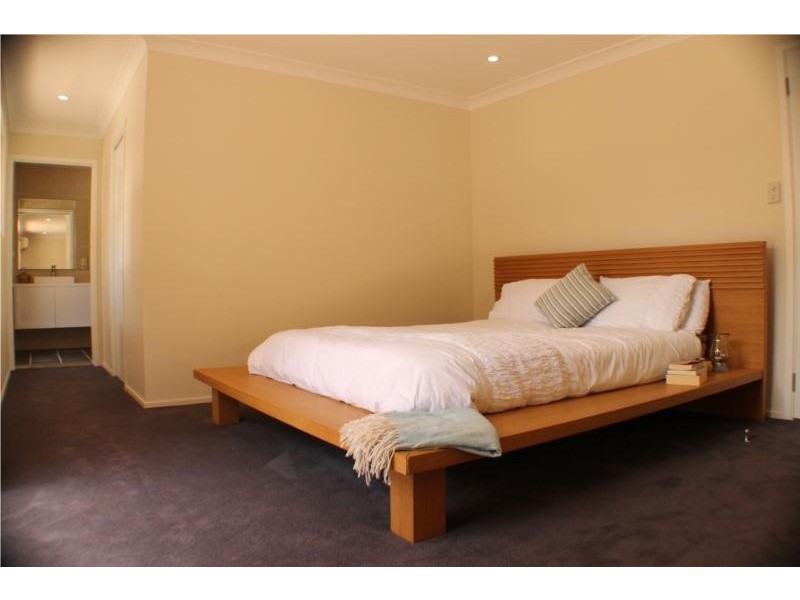 2 Daniel Court, Scarborough QLD 4020