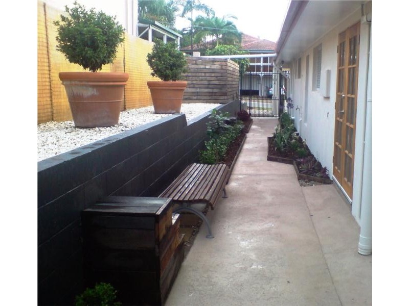 2 Daniel Court, Scarborough QLD 4020