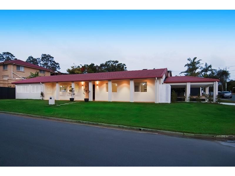 2 Daniel Court, Scarborough QLD 4020