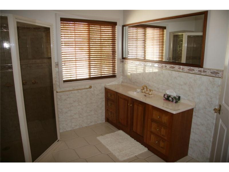 2 Sterry Street, Golden Square VIC 3555