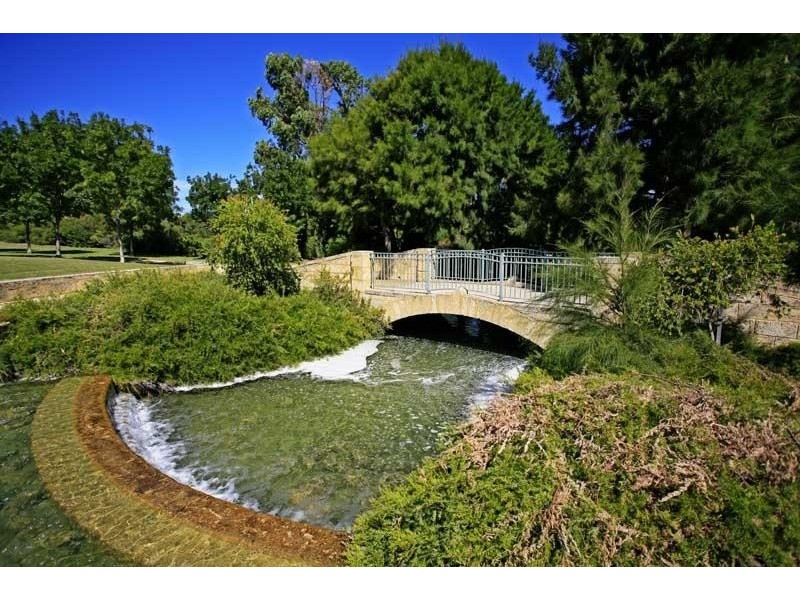 7 Lavinia Crescent, Secret Harbour WA 6173