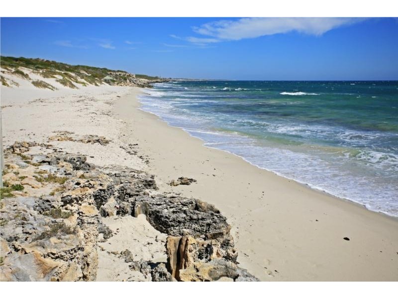 7 Lavinia Crescent, Secret Harbour WA 6173