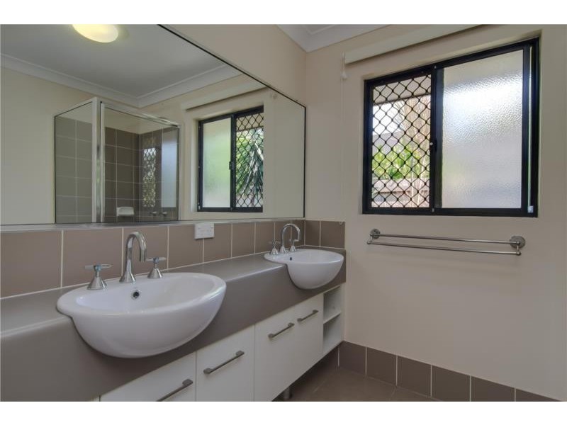 27 Angor Road, Trinity Park QLD 4879