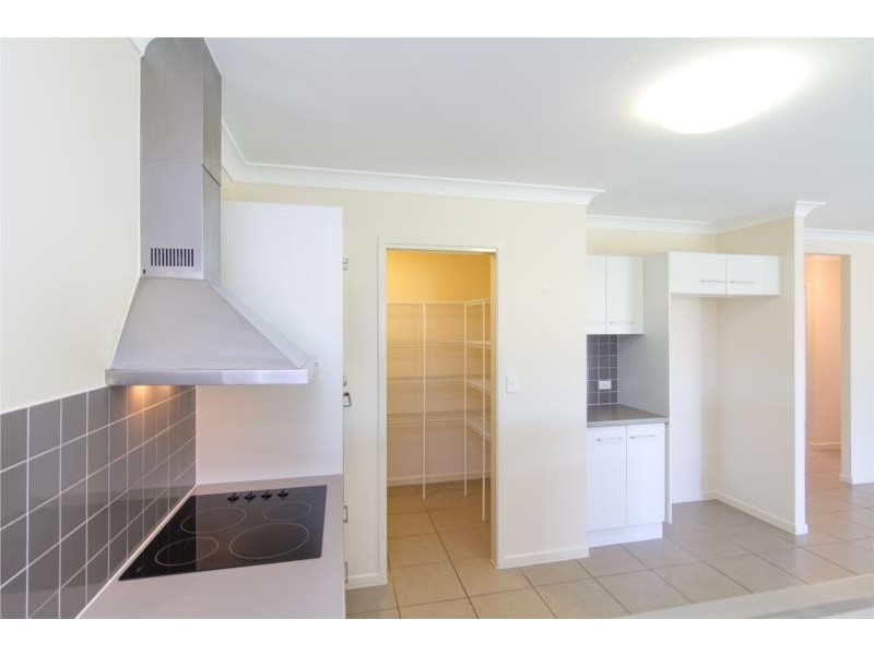 27 Angor Road, Trinity Park QLD 4879