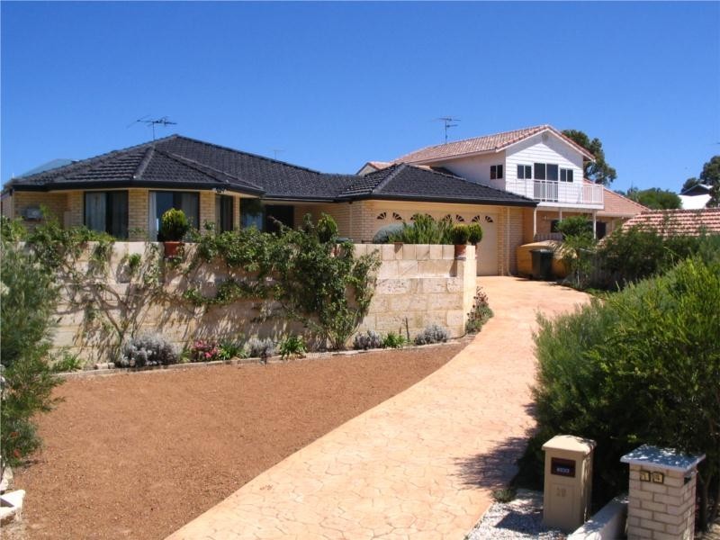 16 Peppertree Close, Wannanup WA 6210