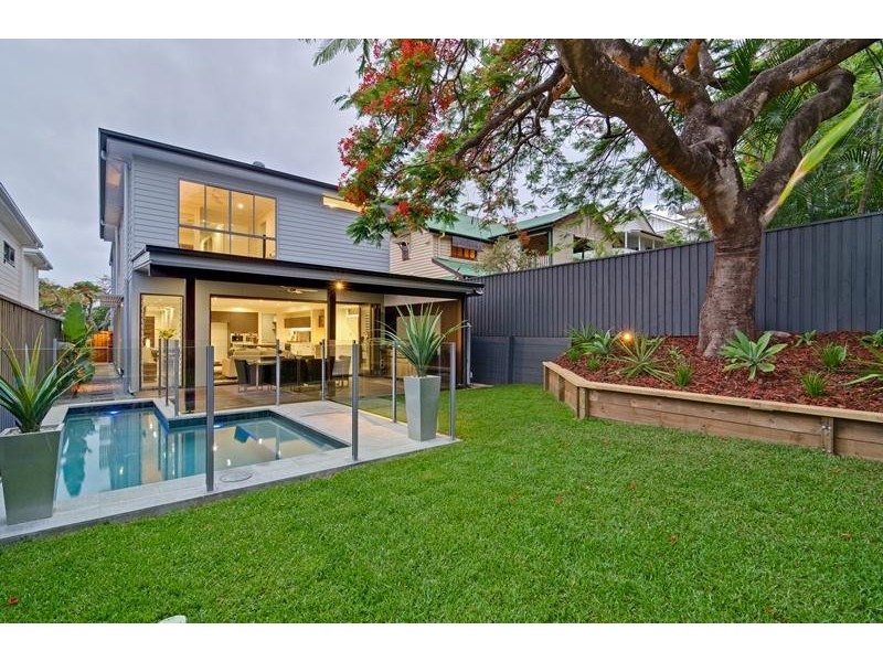 36 Philip Street, Hawthorne QLD 4171