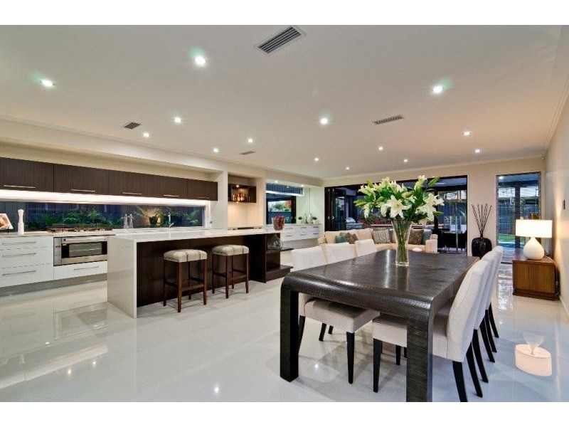 36 Philip Street, Hawthorne QLD 4171