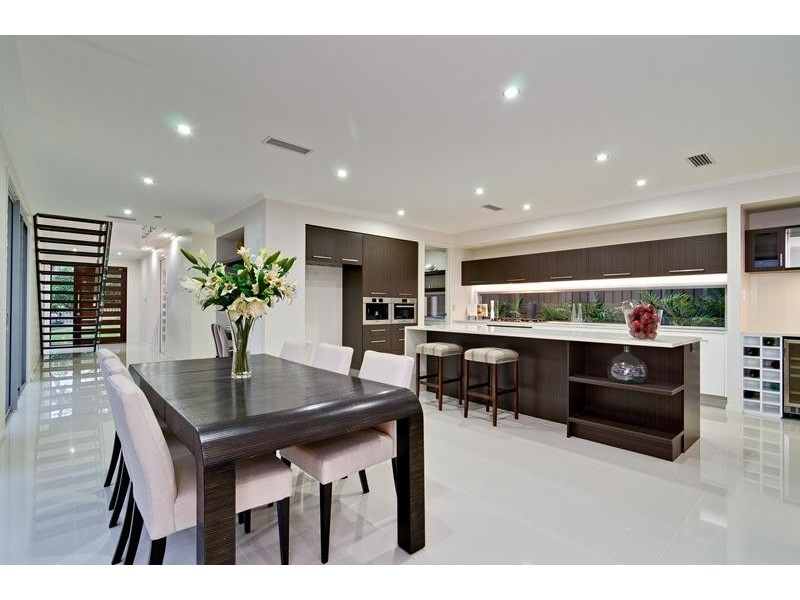 36 Philip Street, Hawthorne QLD 4171