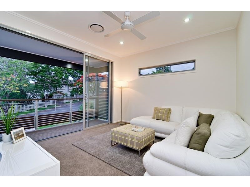 36 Philip Street, Hawthorne QLD 4171