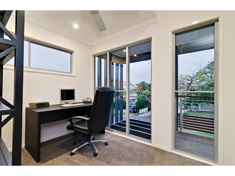 36 Philip Street, Hawthorne QLD 4171