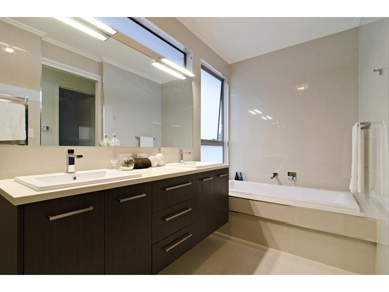 36 Philip Street, Hawthorne QLD 4171