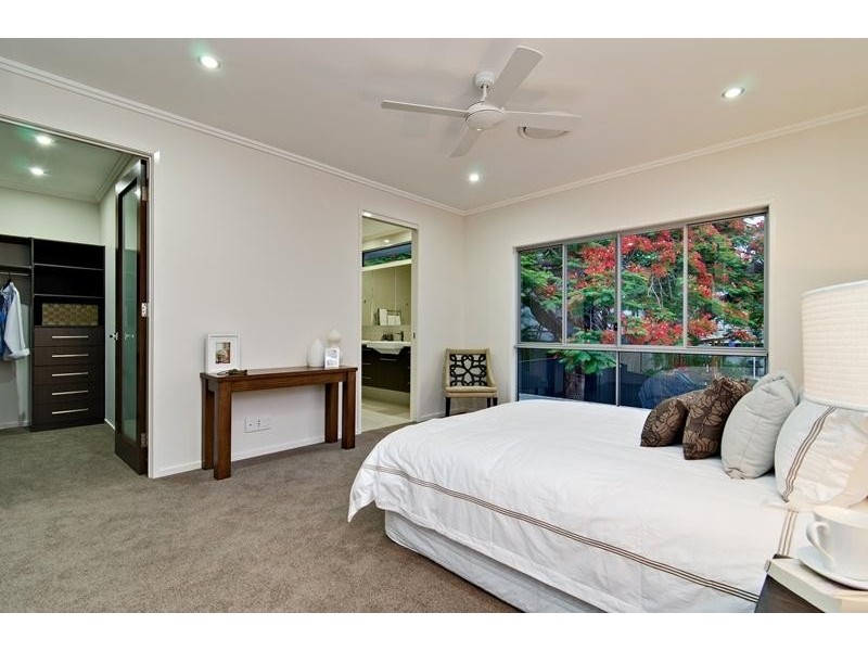 36 Philip Street, Hawthorne QLD 4171