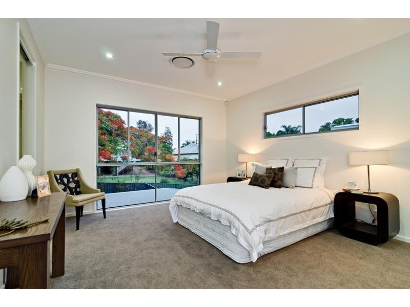 36 Philip Street, Hawthorne QLD 4171