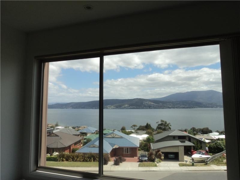 690 Oceana Drive, Tranmere TAS 7018