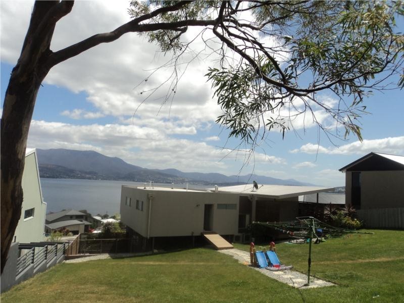 690 Oceana Drive, Tranmere TAS 7018