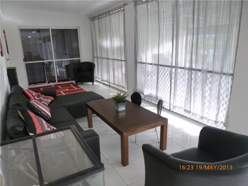 122 Mt Low Parkway, Mount Low QLD 4818